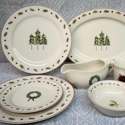 Merry Brite 8pc Stoneware Dinner Set 