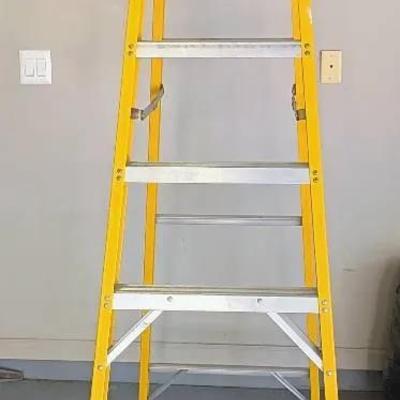 Werner Non Conductive Fiberglass Ladder