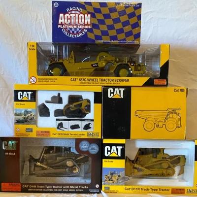 NIB Cat Die-Cast Scale Models