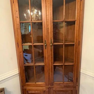 Vintage Ethan Allen Heirloom Collection Maple Corner Cupboard  