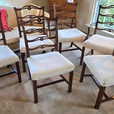 6 Vintage Williamsburg Dining Chairs 