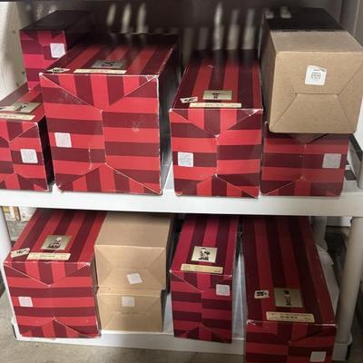 Sale Photo Thumbnail #7: But cracker collection