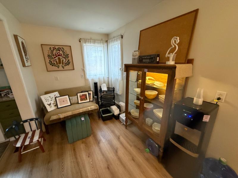 Sale Photo Thumbnail #10