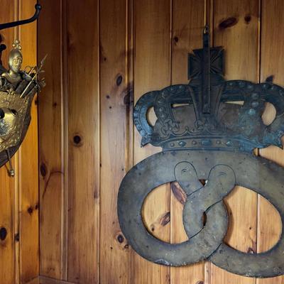 2 Metal Wall Decor Pieces