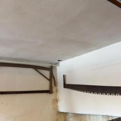 2 antique Saws
