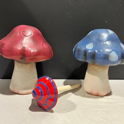 Mushroom Garden Sculptures & Stake