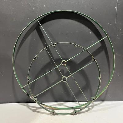 Metal Green Ring Structures