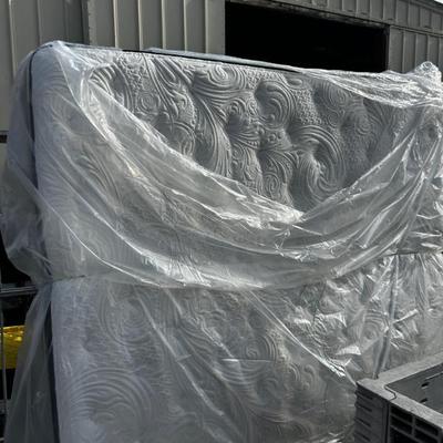 Sale Photo Thumbnail #370