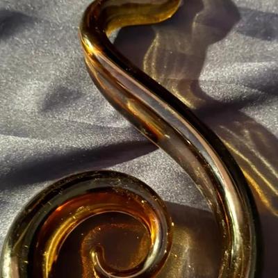 Hand-Blown Art Glass Spiral Sculpture – Amber Swirl Decorative Piece