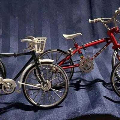 Lot of 4 Vintage Miniature Metal Bicycle Models – Tandem & Single Bikes, Detailed Collectibles