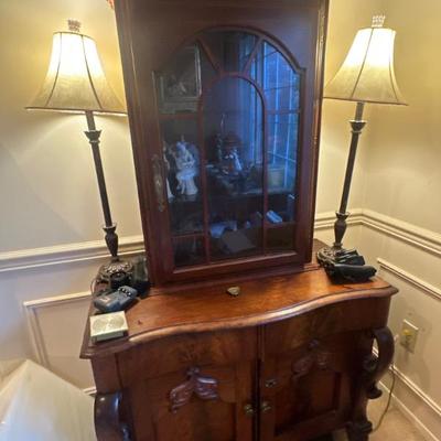 Display hutch; table lamps