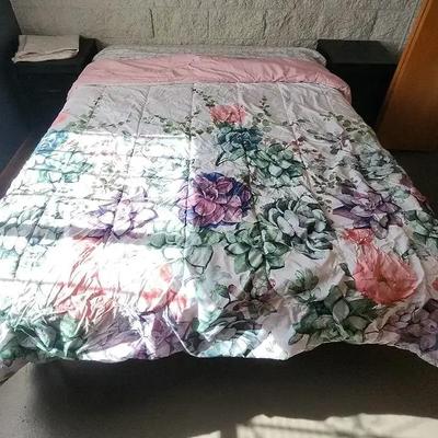 Pretty Floral Full/Queen Size Bedding - Sheet Set & Foldable Bed Frame, NO Mattress