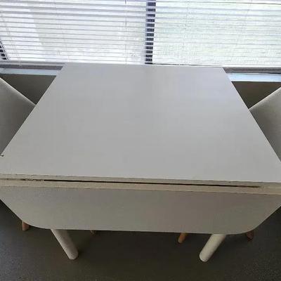 Cute Expanding White Table & (2) White Chairs - Perfect For Dorms, Small Kitchen Living Room Spaces
