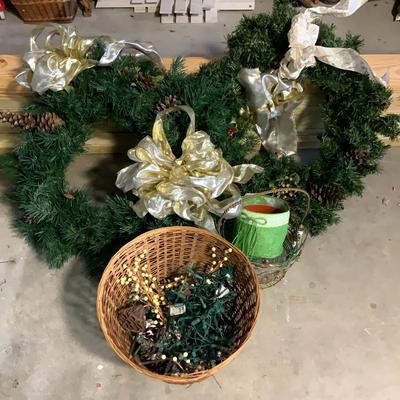 Wreaths And Mush Christmas Decorations