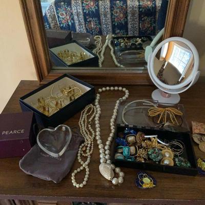 Misc Costume Jewelry And Accessories