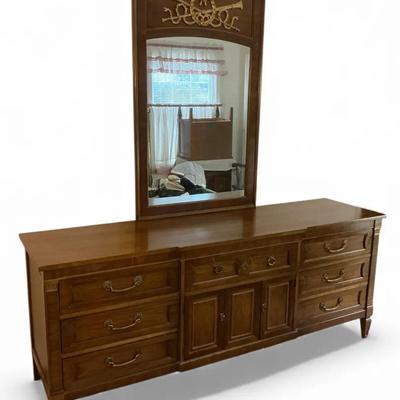 Thomasville Wide Dresser & Mirror 