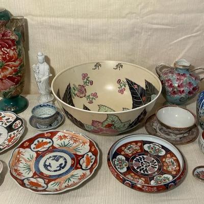 Asian Porcelain Items incl. Gold Imari