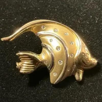14k Gold Small Inlaid Diamond Angelfish Brooch (6 Grams)
