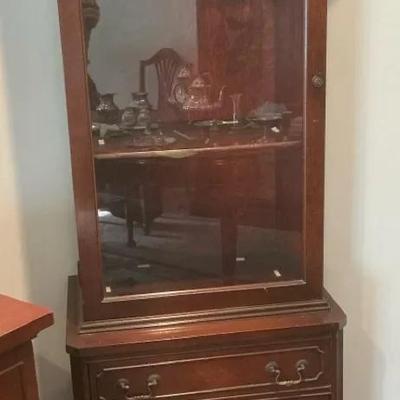 Duncan Phyfe Style Small Hutch