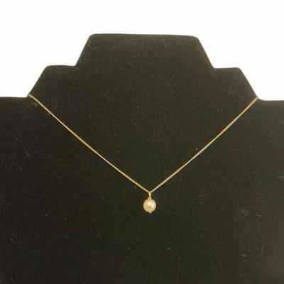 14k Gold Pearl Pendant Necklace (1.39 Grams Total)