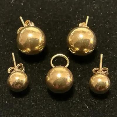 14k Gold Ball Earrings & Pendant (1.66 Grams)