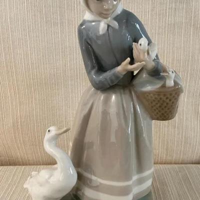 Lladro Shepherdess with Ducks Porcelain Figure 9.5"h