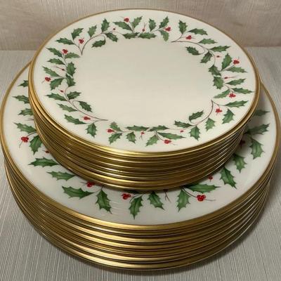 Lenox Holiday Christmas Plates 8" & 10.5"
