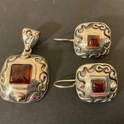 Sterling Silver Silpada Amber Pendant And Earrings 