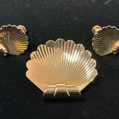 14k Gold Shell Slide Pendant & Earrings (14.29 Grams)