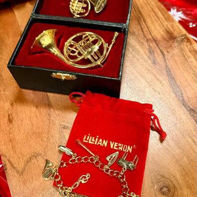 Lillian Vernon Musical charm Bracelet With French Horns Emblem