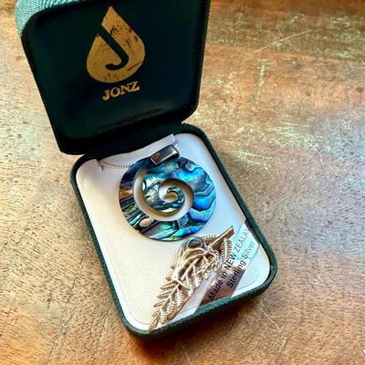 Abalone STS Pendant Necklace & Kiwi Pin : By Jonz - Made In New Zealand
