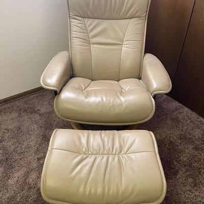Ekornes Stressless Chair with Ottoman – Made in Norway
