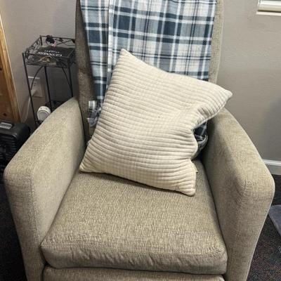 Sale Photo Thumbnail #331