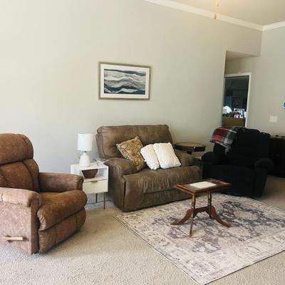 Sale Photo Thumbnail #3: Living room with several recliners