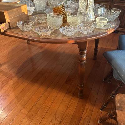 Sale Photo Thumbnail #40: Kincaid table