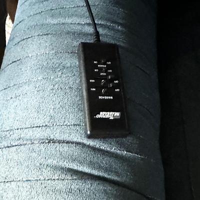 Sale Photo Thumbnail #31: Has heat and massage