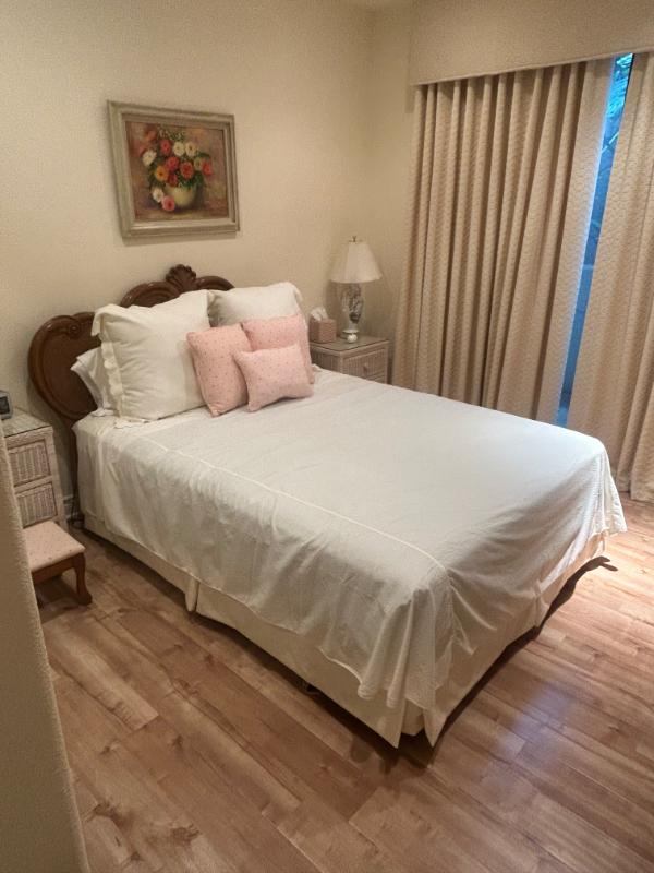 Sale Photo Thumbnail #24