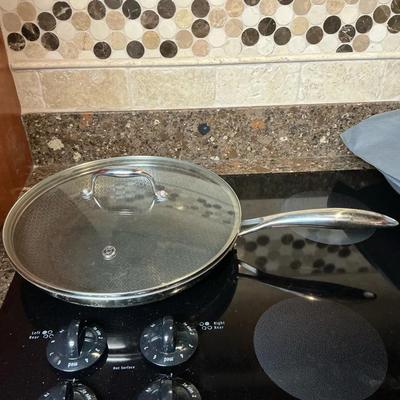 Hexclad 12” Covered Skillet