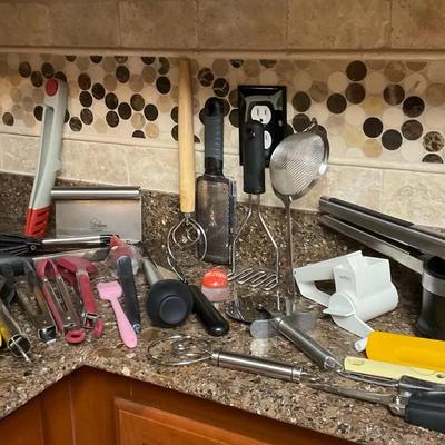 Kitchen Gadget Mystery Lot 