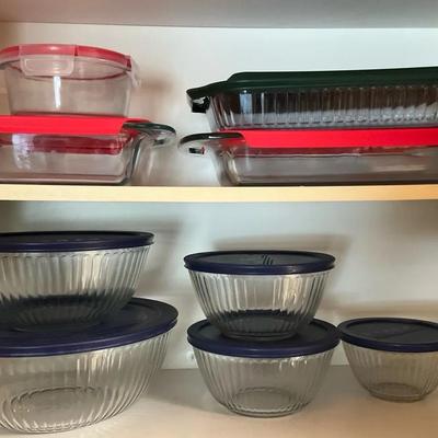 Pyrex Lot Of 9 Pieces With Lids