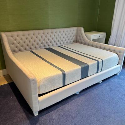 Sale Photo Thumbnail #31