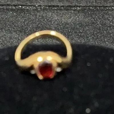 BJ005 14k Ring With Three Stones