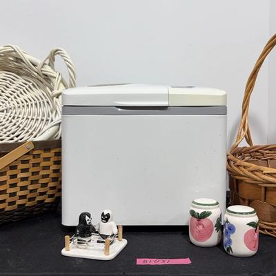 BI037 Toastmaster Bread Maker