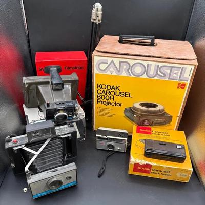 BI125 Kodak Carousel 600H Projector, Vintage Cameras, & More!