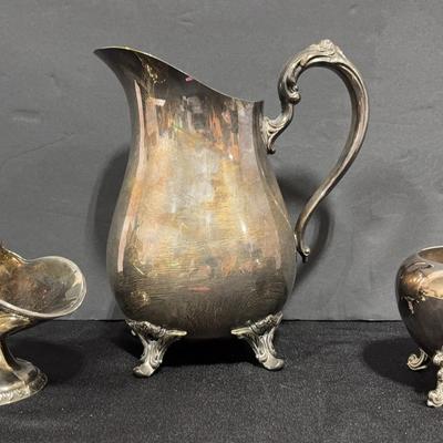 BI046 FB Rogers Sugar Bowl, Pitcher And More 