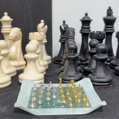 BI047 Chess Pieces 4-9in. (No Board)