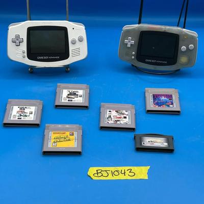 BJ1043 2 - Nintendo Game Boy Advance Consoles W/ Games