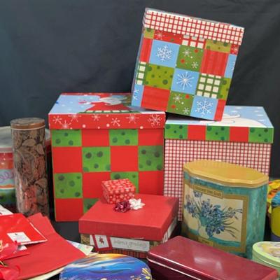 BJ1123 Wrapping Presents