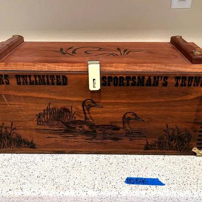 BJ806 Ducks Unlimited Sportsman's Trunk w Tray 23"x 9"x 10"