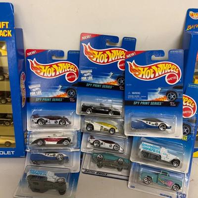 "Hot Wheels" Chevrolet and Baywatch Gift Packs Collection